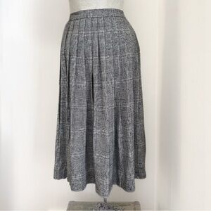 Vintage JH Collectibles Black and White plaid pleated skirt, size XS / 0